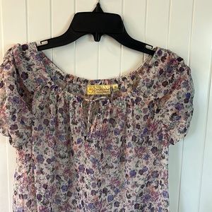 Vera Wang shirt size M